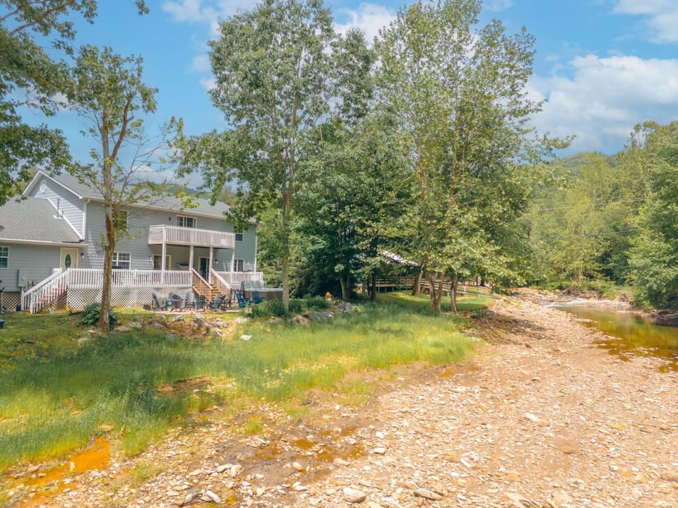 Riverwood at Mill Ridge House in Watauga