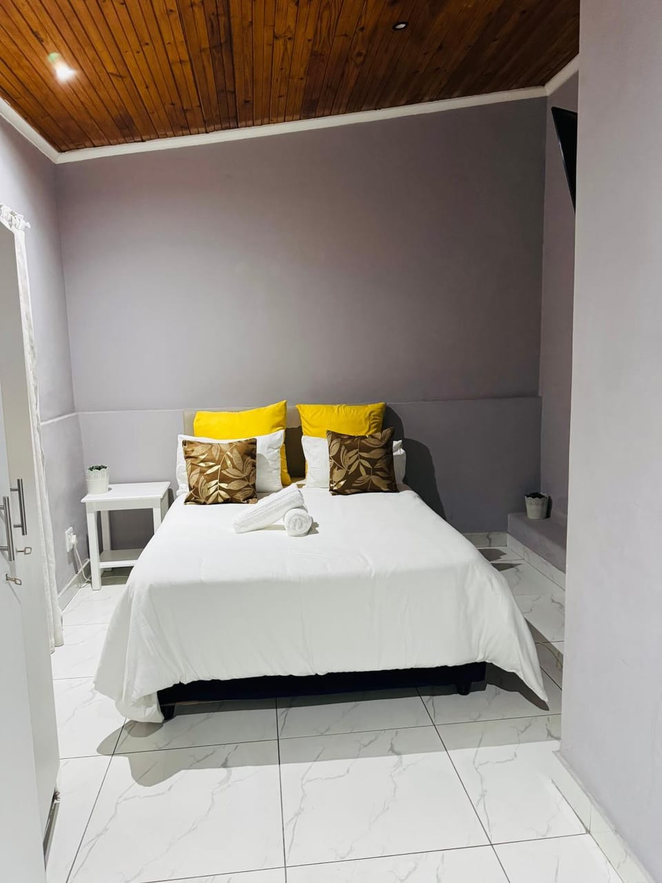 Mila Lodge 1 Bed and Breakfast in Cape Town