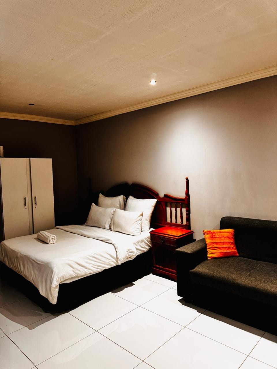 Mila Lodge 1 Bed and Breakfast in Cape Town