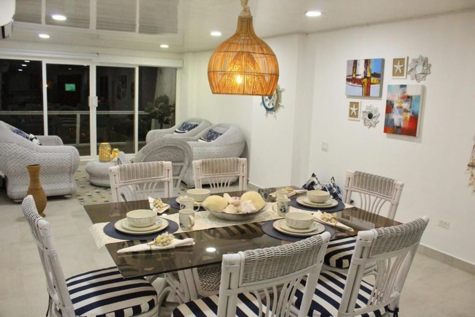Living room, Seating area, Dining area, Food