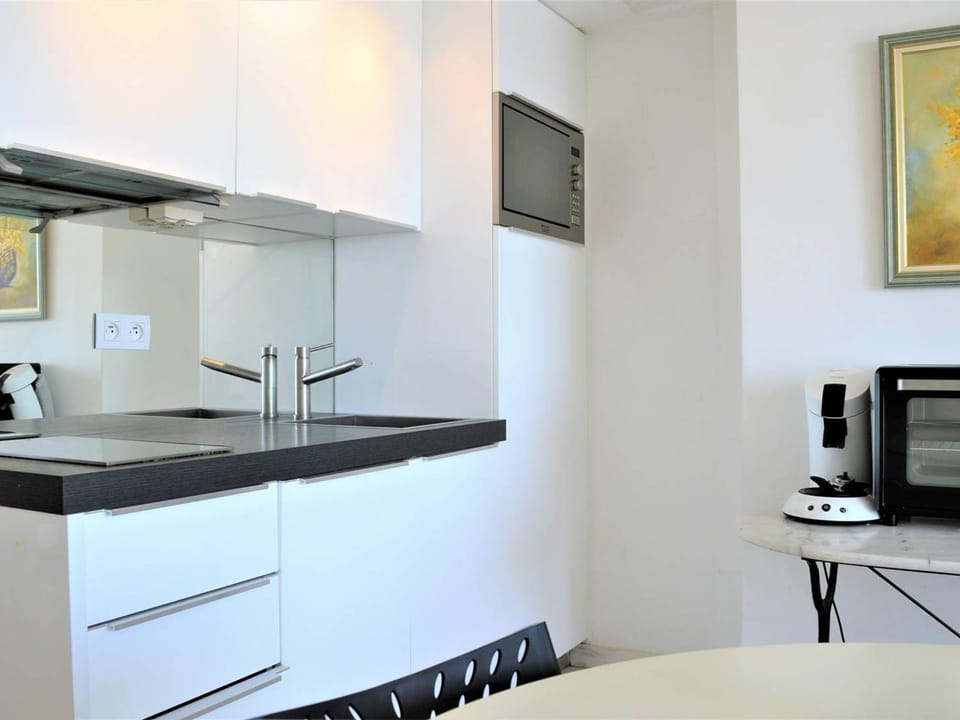 Duplex moderne 5 pers avec terrasse et parking - FR-1-251-456 Apartment in Le Lavandou