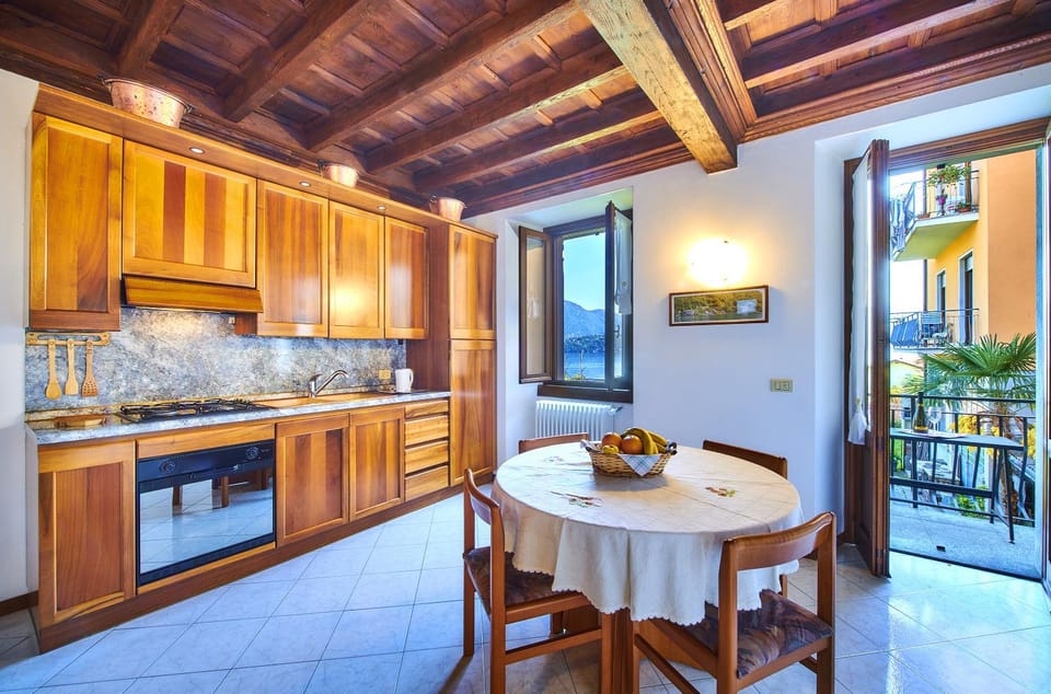 Spring, Summer, Kitchen or kitchenette, Dining area, pet friendly, stove