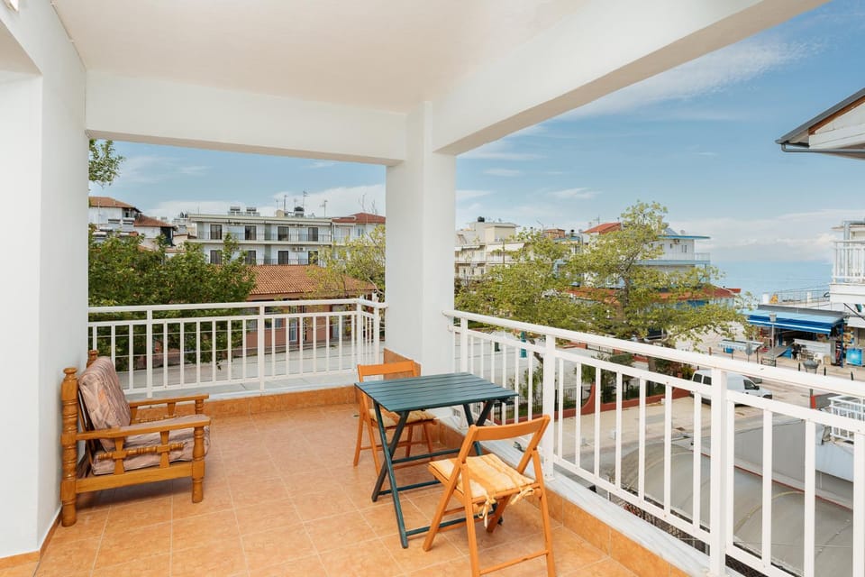 Property building, Patio, Natural landscape, View (from property/room), Balcony/Terrace, Dining area, Sea view