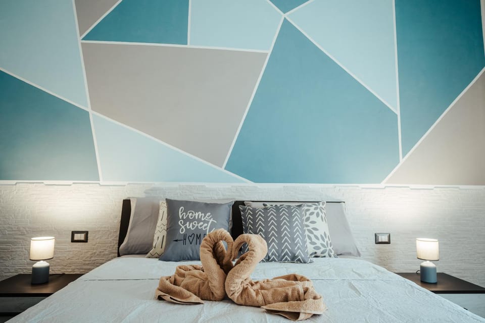 Bed, Photo of the whole room, towels