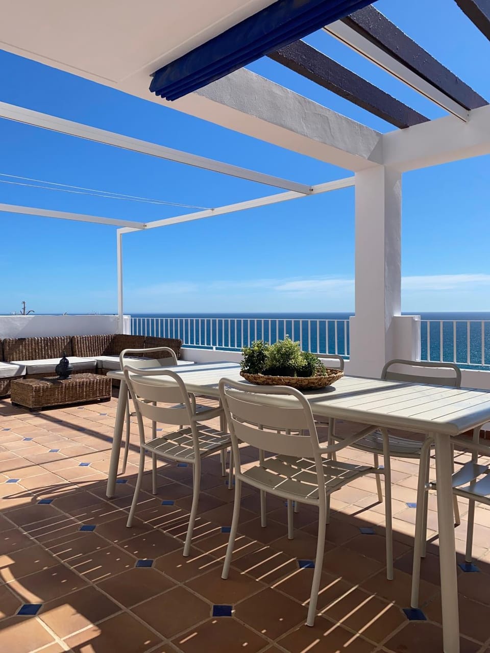 Day, Natural landscape, View (from property/room), Balcony/Terrace, Seating area, Dining area, Sea view
