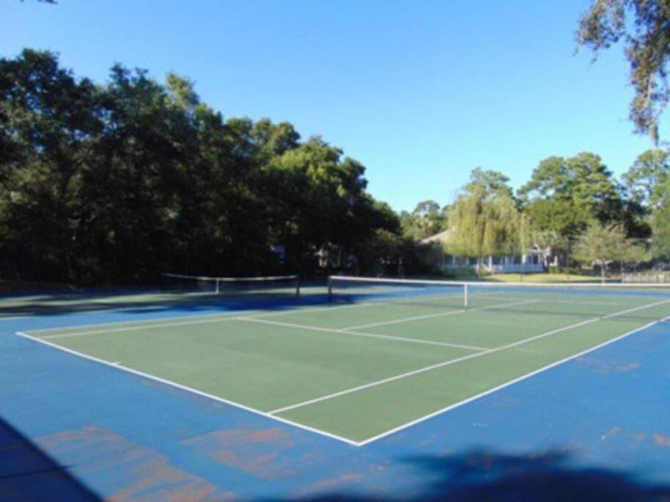F3 close to front heated pool Apartment in Saint Simons Island