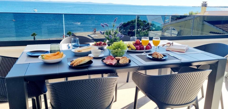 Natural landscape, View (from property/room), Balcony/Terrace, Balcony/Terrace, Food and drinks, Food, Sea view, Drinks