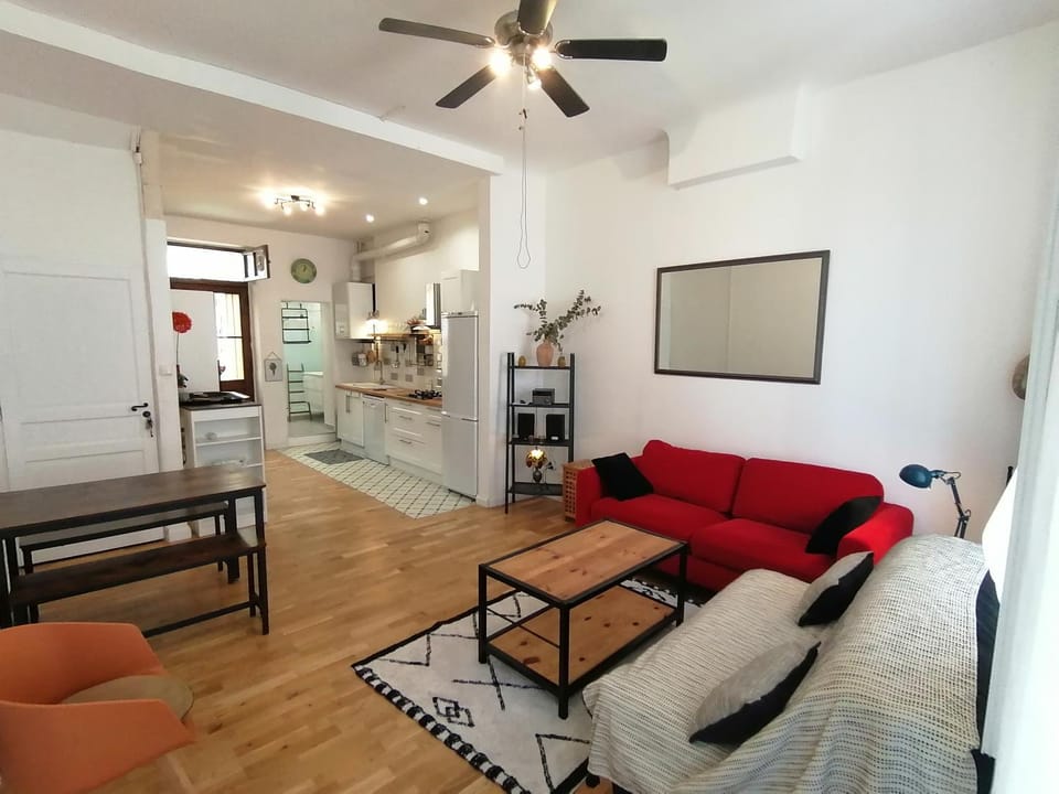 Living room, fireplace