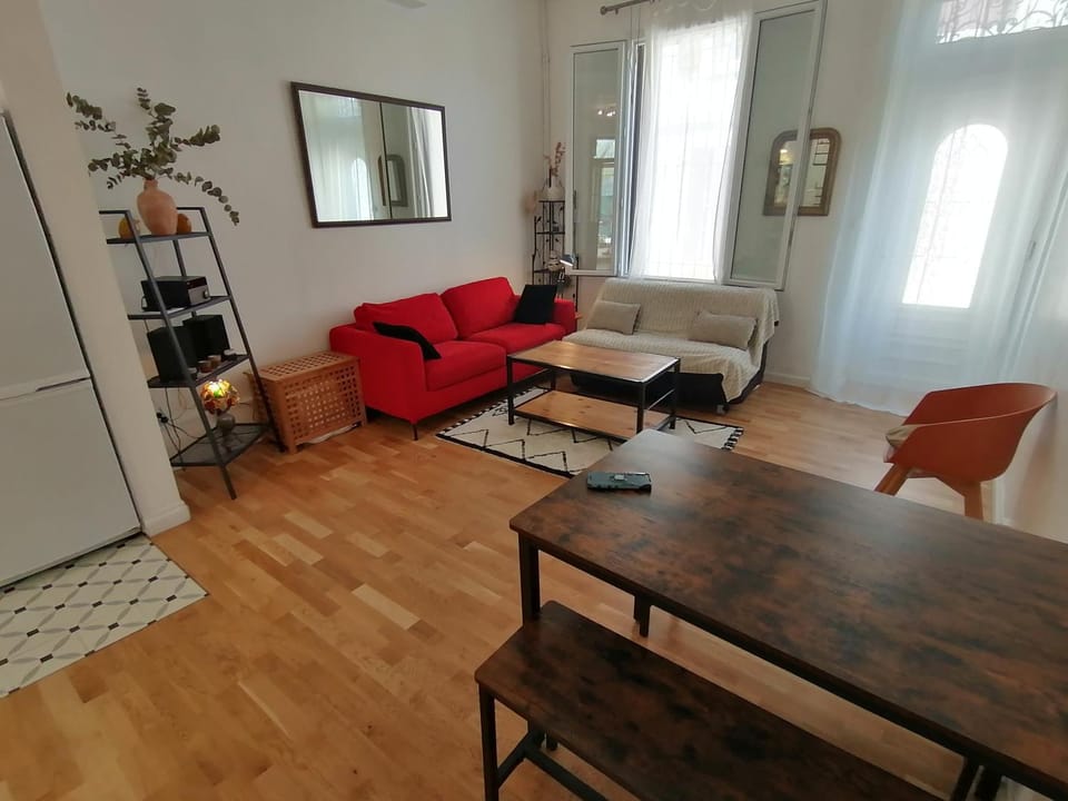 Living room, Seating area, Dining area