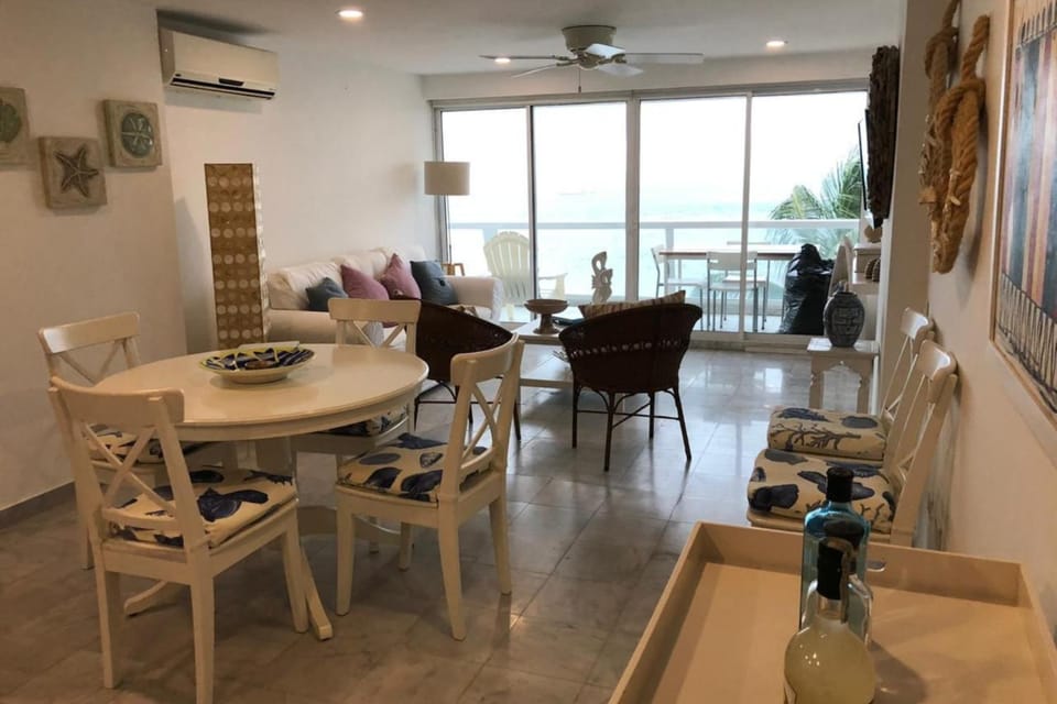 Living room, Dining area