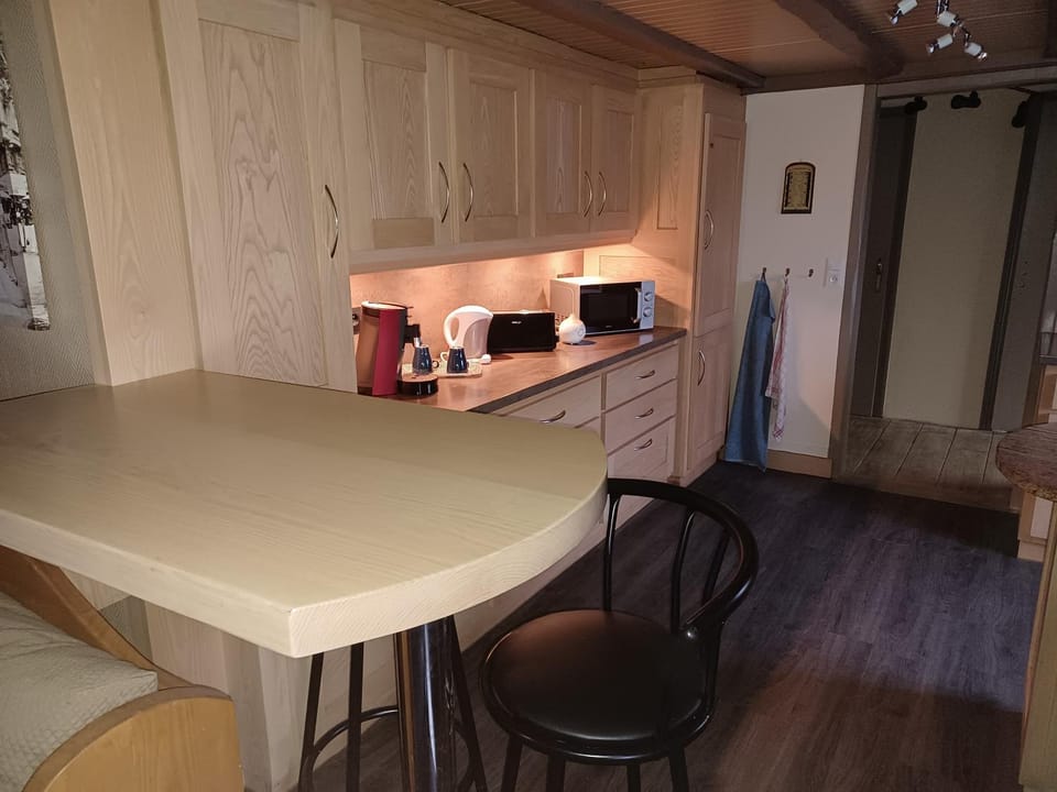 Coffee/tea facilities, Kitchen or kitchenette, minibar, pet friendly, stove, toaster