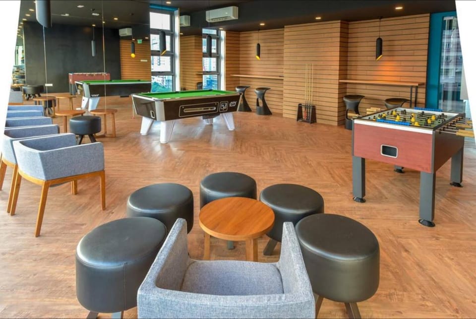 Billiard, Darts, Game Room