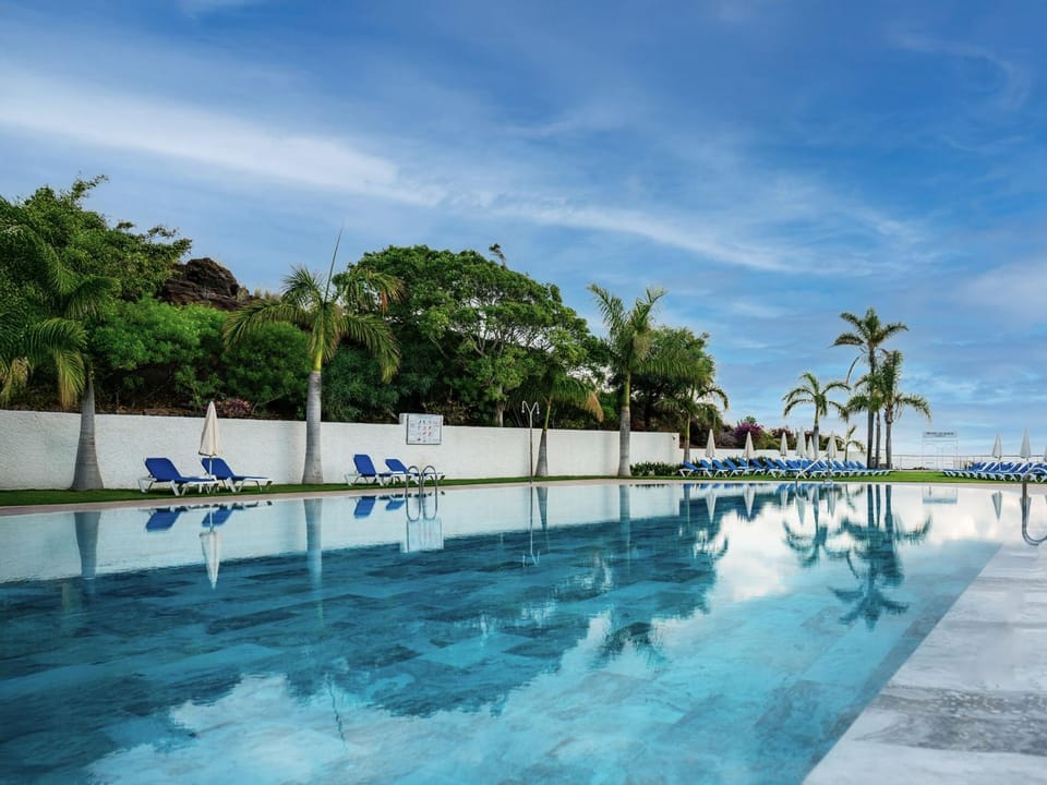 Garden, Swimming pool
