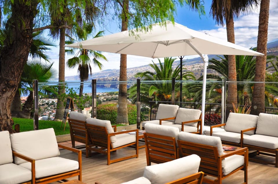 Garden, View (from property/room), Balcony/Terrace, Sea view