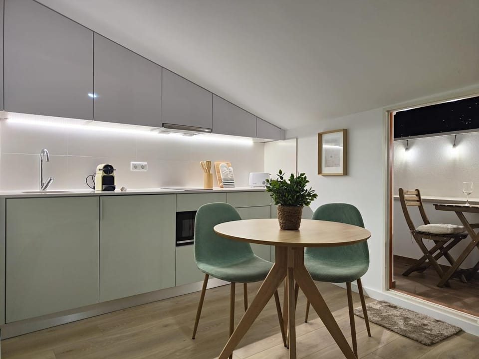 Dining area, minibar, stove
