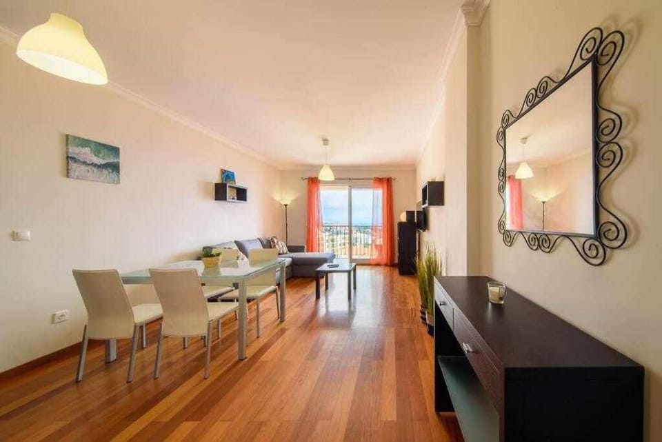 Garajau Ocean View Apartment in Caniço