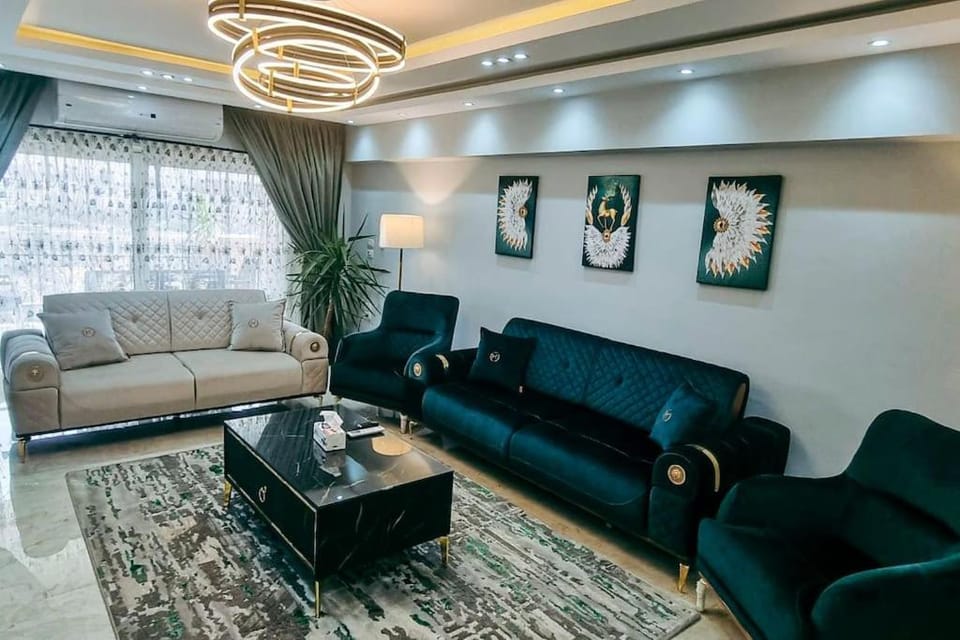 Living room, Seating area