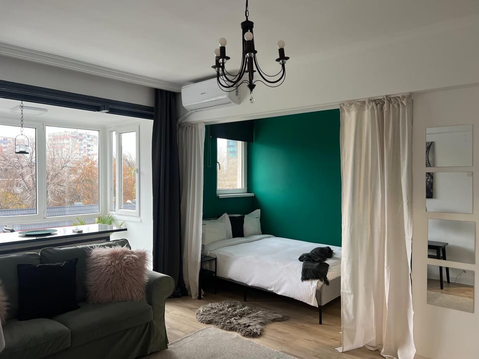 Bed, Living room, Photo of the whole room, Seating area