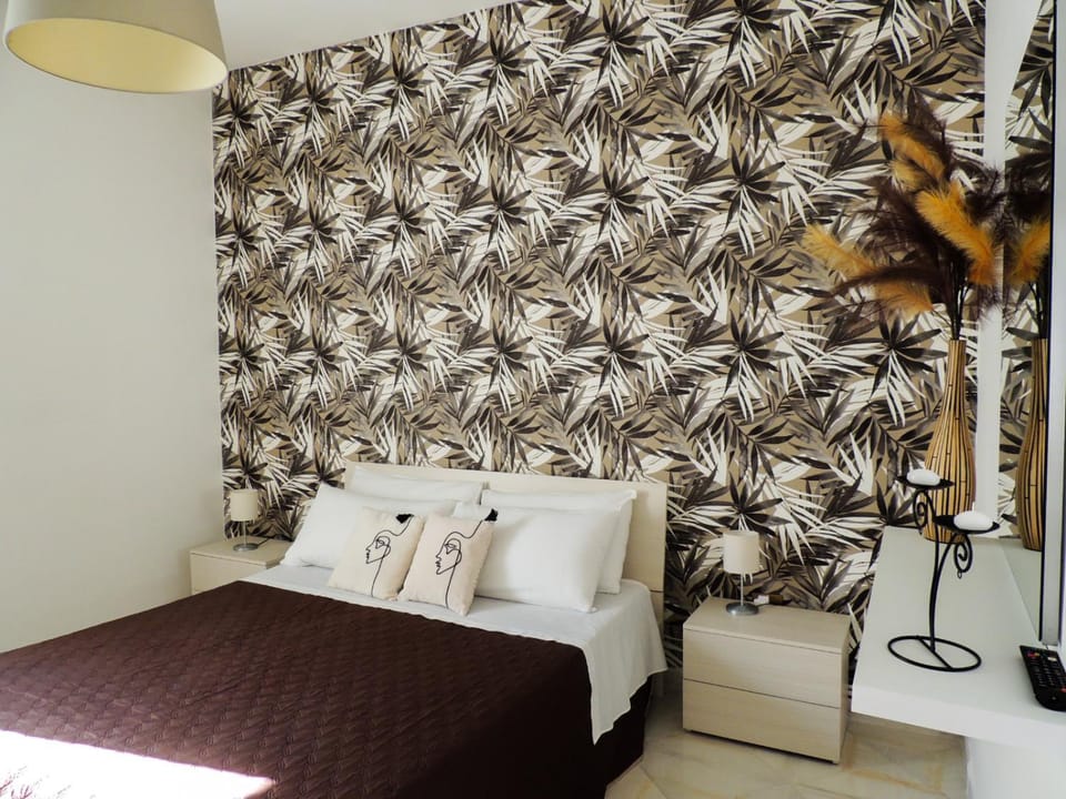 Bed, Photo of the whole room, Bedroom, air conditioner