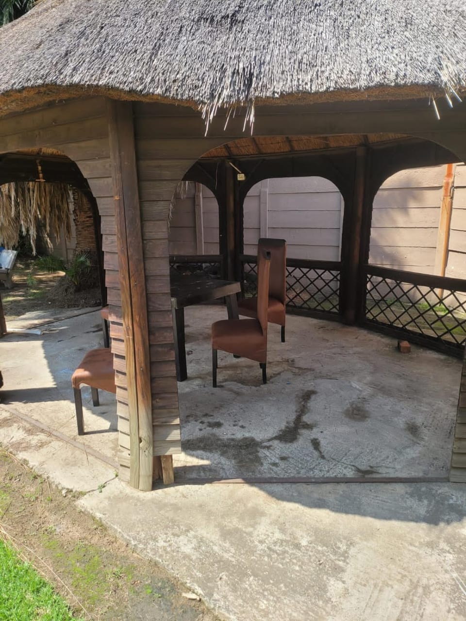 Florida Lake Guest House Bed and Breakfast in Roodepoort