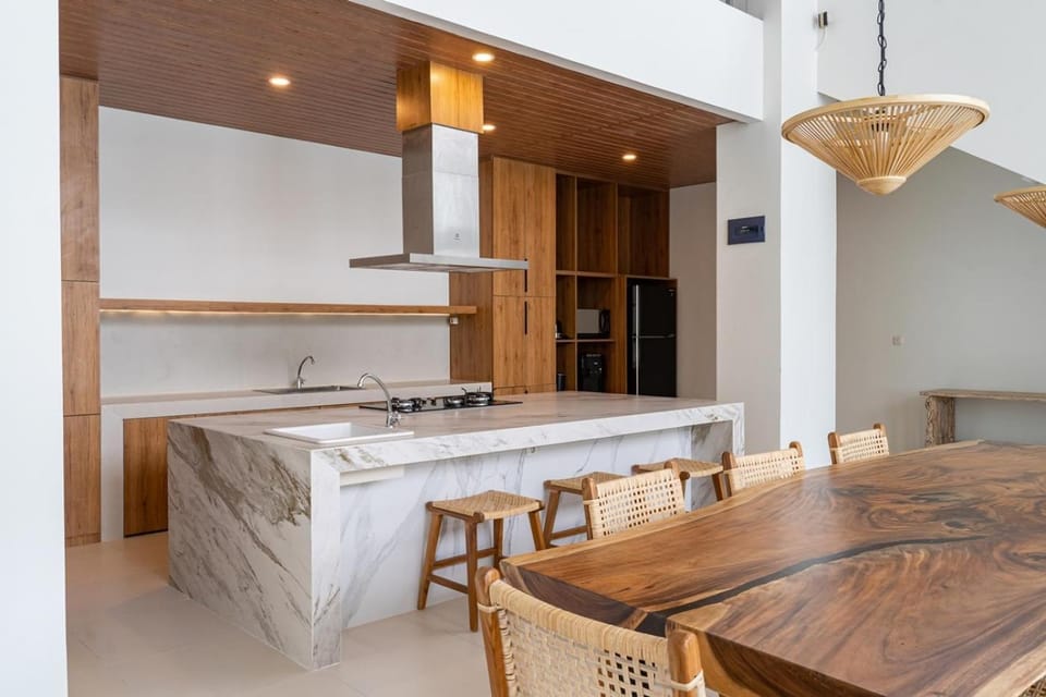 Kitchen or kitchenette, Dining area, stove