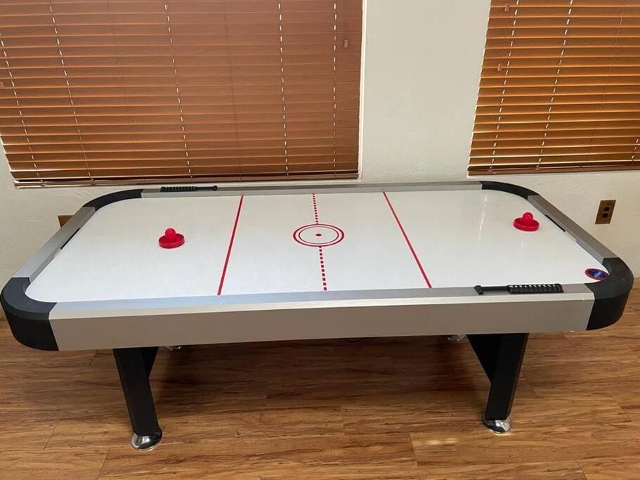Game Room, Game Room