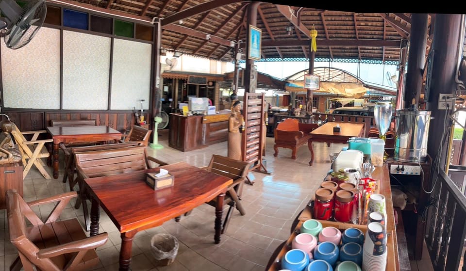 Restaurant/places to eat, Lobby or reception, Seating area, Drinks