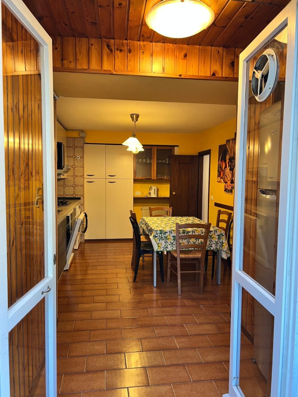 Kitchen or kitchenette, Dining area, dishwasher, oven, pet friendly, stove