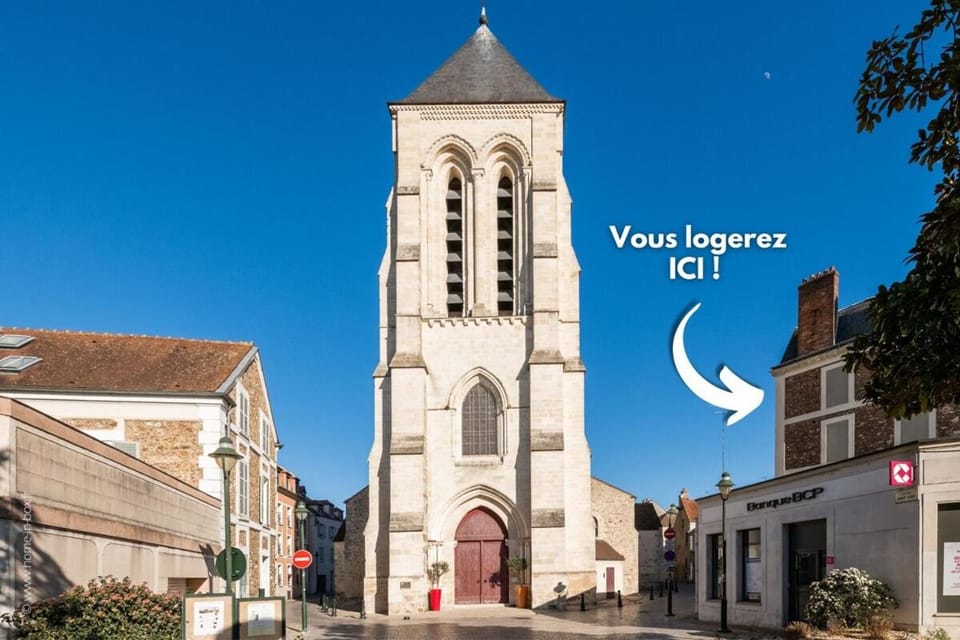 Vue cathédrale - Hypercentre - Charme Historique Apartment in Corbeil-Essonnes