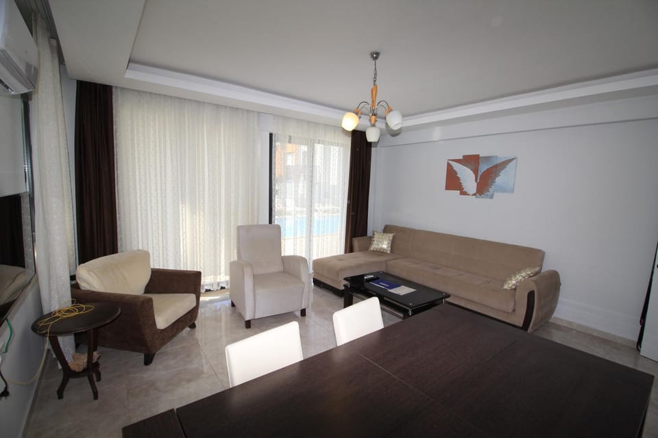 TV and multimedia, Seating area, Dining area