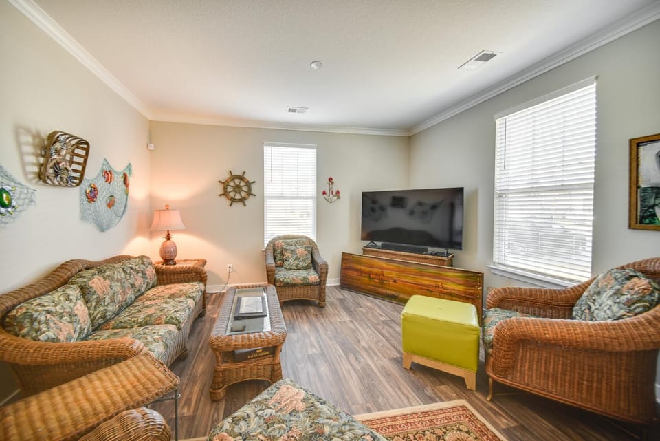 Hampton Condo: By Convention Center & Coliseum! House in Hampton