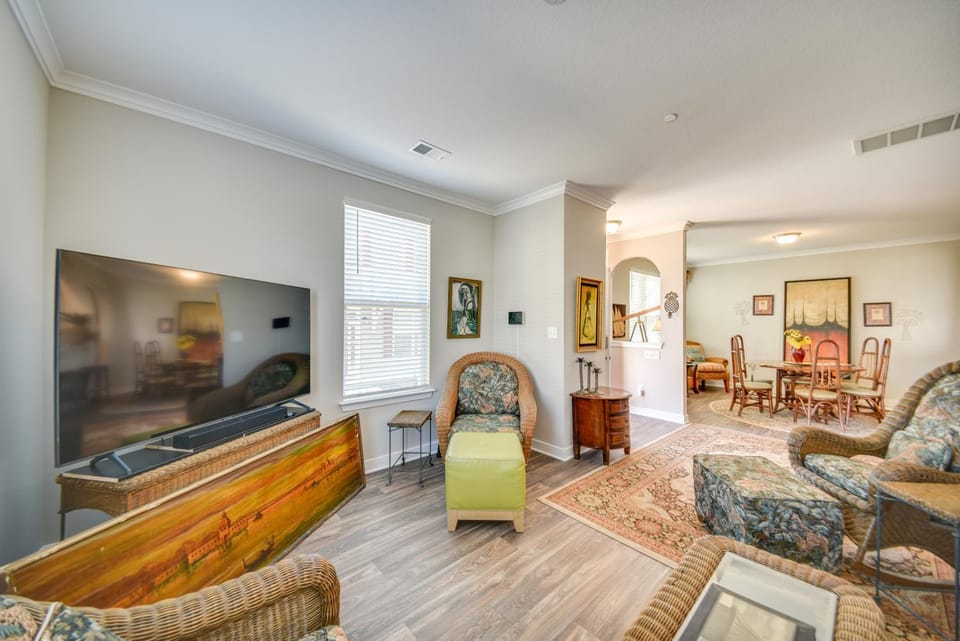 Hampton Lux Condo: By Convention Center & Coliseum House in Hampton