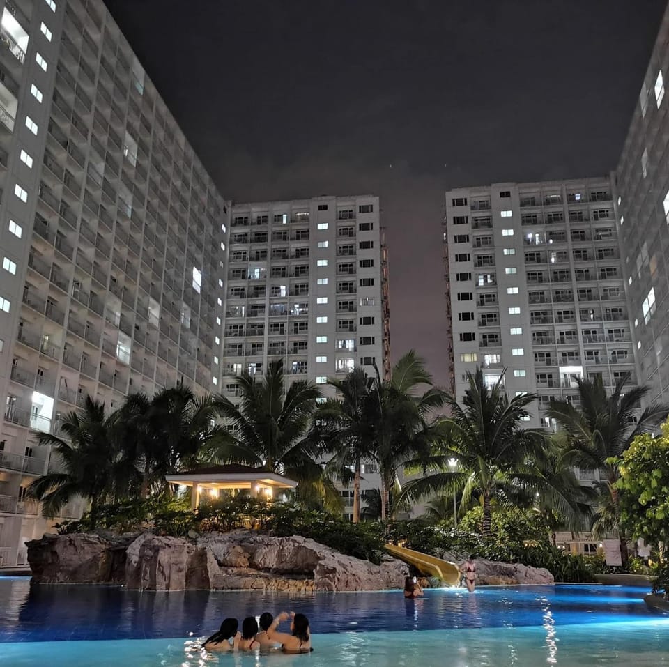 SHORE RESIDENCE D13 shortwalk Mall of asia near airport Apartment in Pasay
