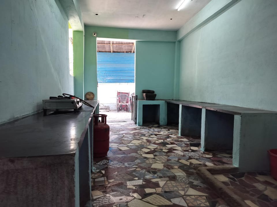 Kitchen or kitchenette, kitchen