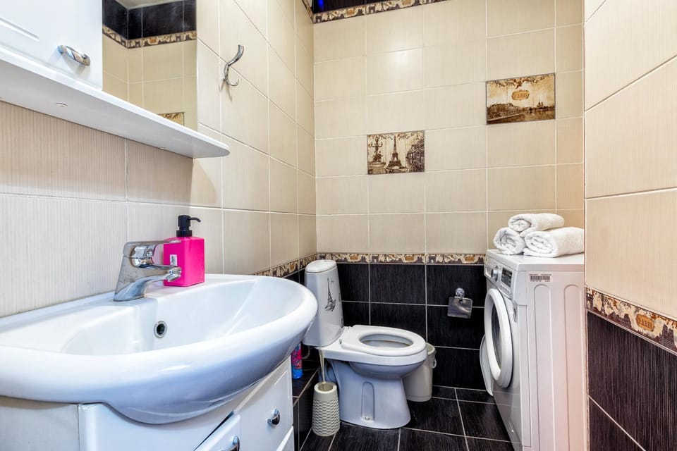 Shower, Toilet, Bathroom, Bath, towels, washing machine, dryer