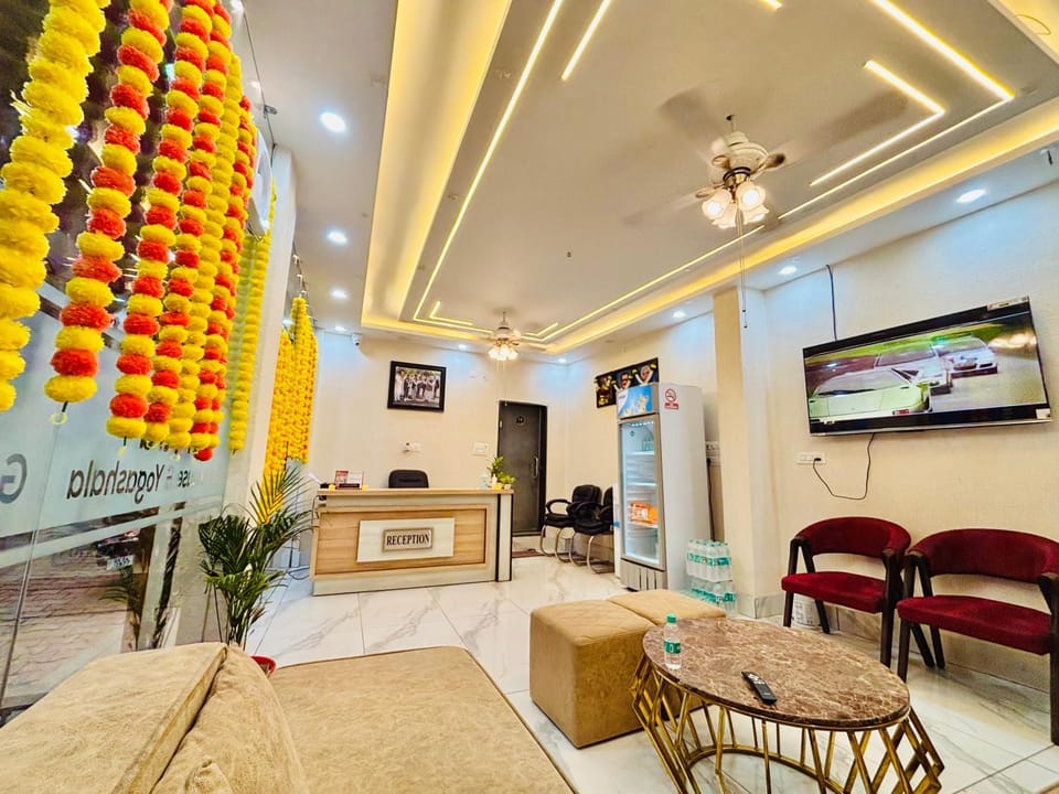 Facade/entrance, Lobby or reception, Seating area