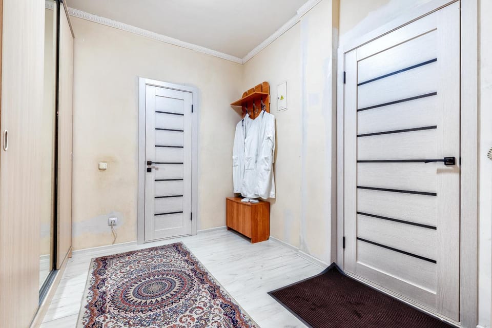 Shower, Bed, Bathroom, Photo of the whole room, Bedroom, towels, wardrobe