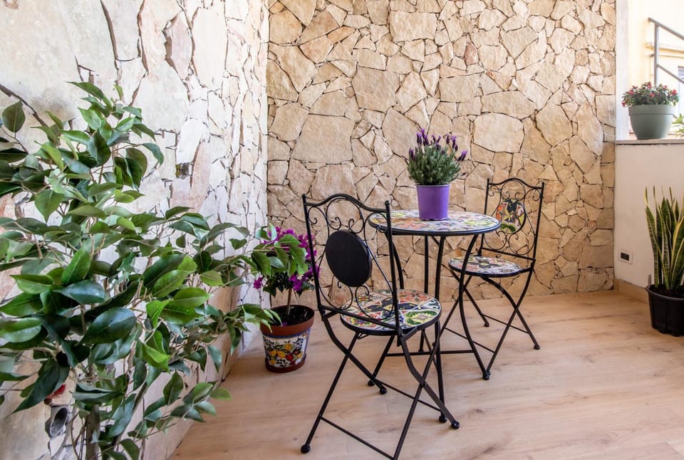 Patio, Dining area