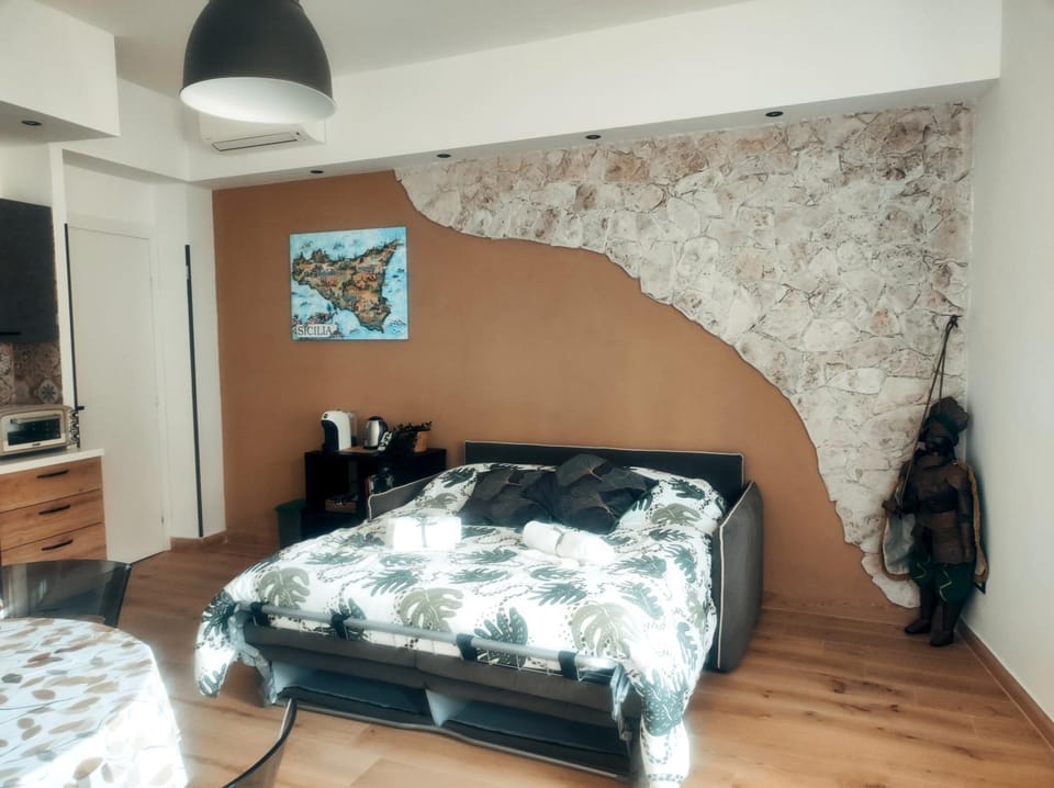 Seating area, Bedroom