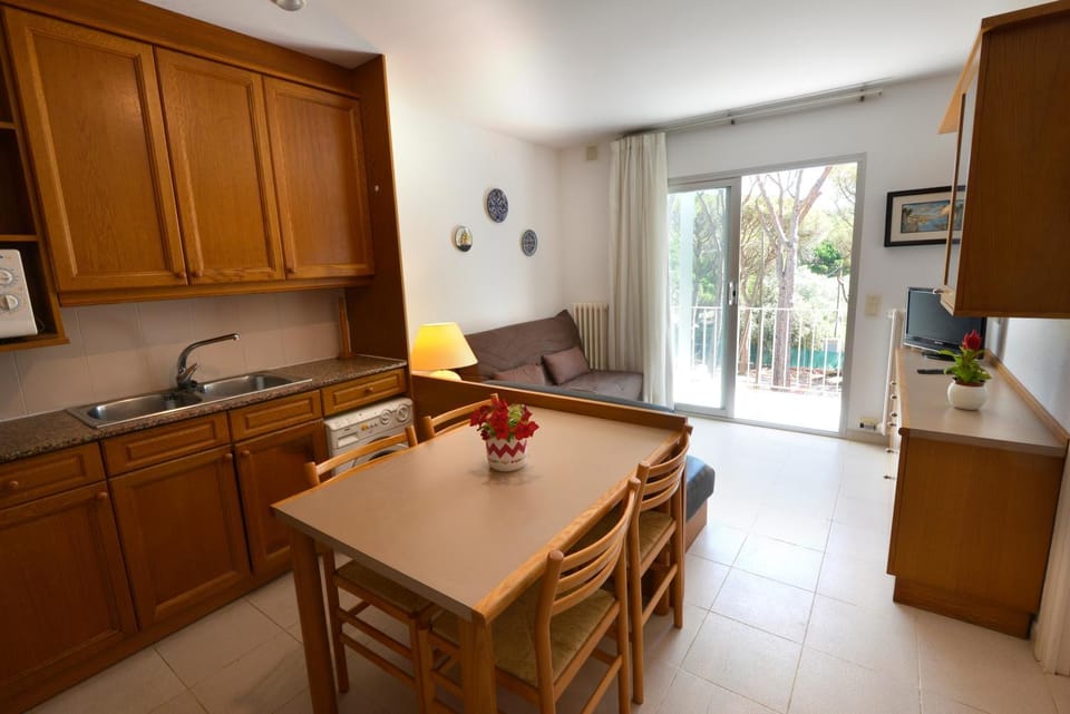 Balcony/Terrace, Kitchen or kitchenette, Living room, Seating area, Dining area, minibar, pet friendly, stove