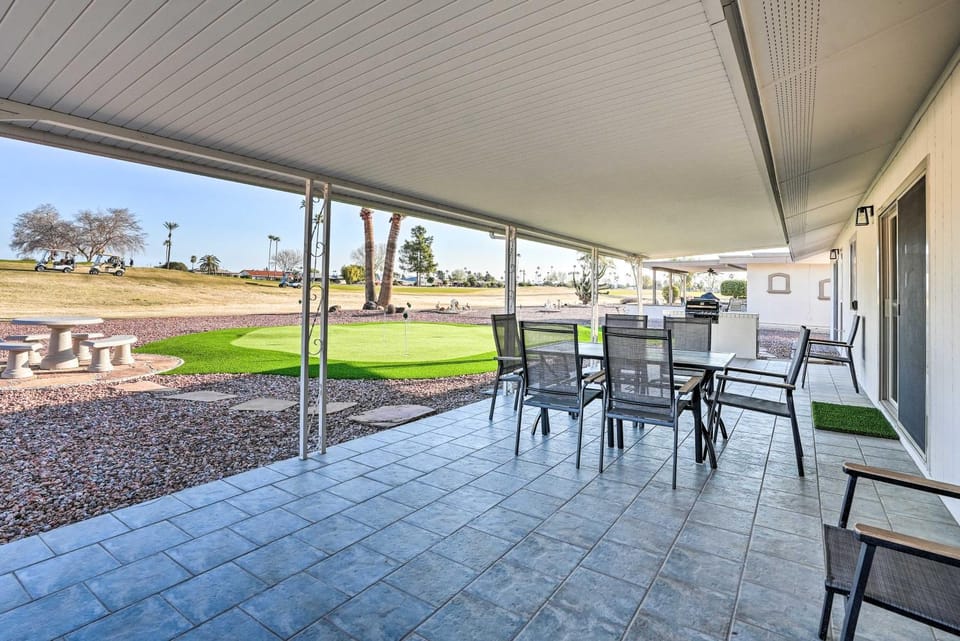 Golfer's Haven! Gem w/ Patio & Grill in Sun City House in Sun City