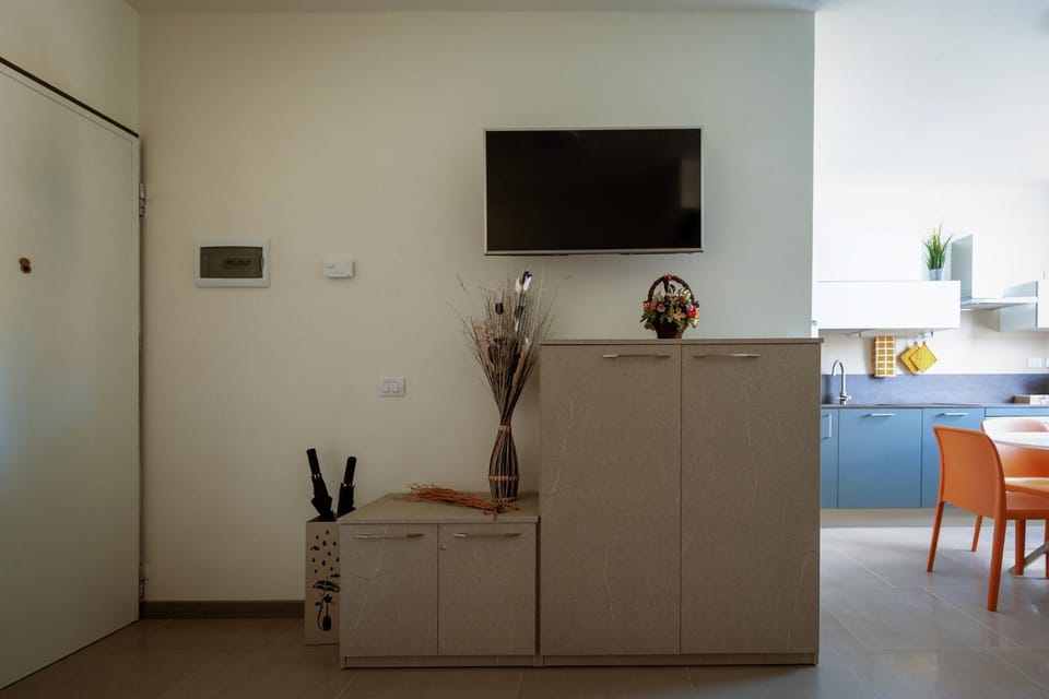 TV and multimedia, Kitchen or kitchenette