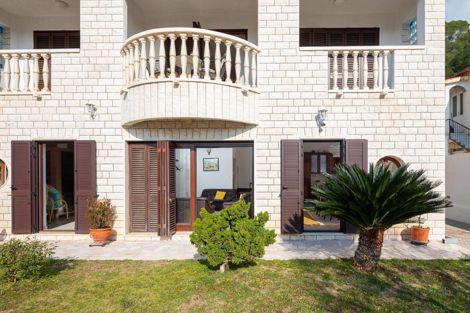 Property building, Garden