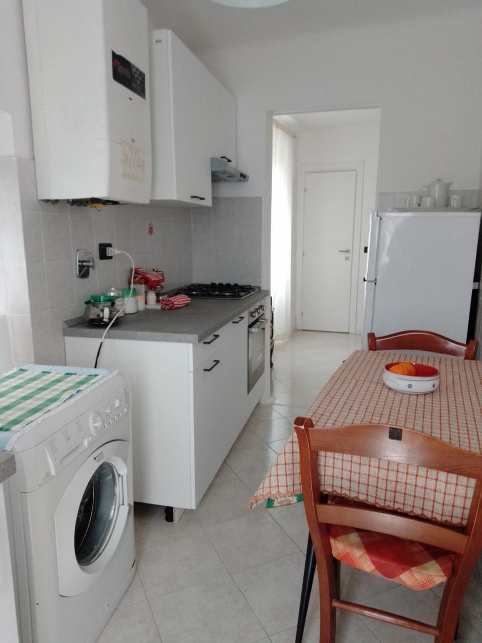 Kitchen or kitchenette, pet friendly, stove, washing machine, kitchen