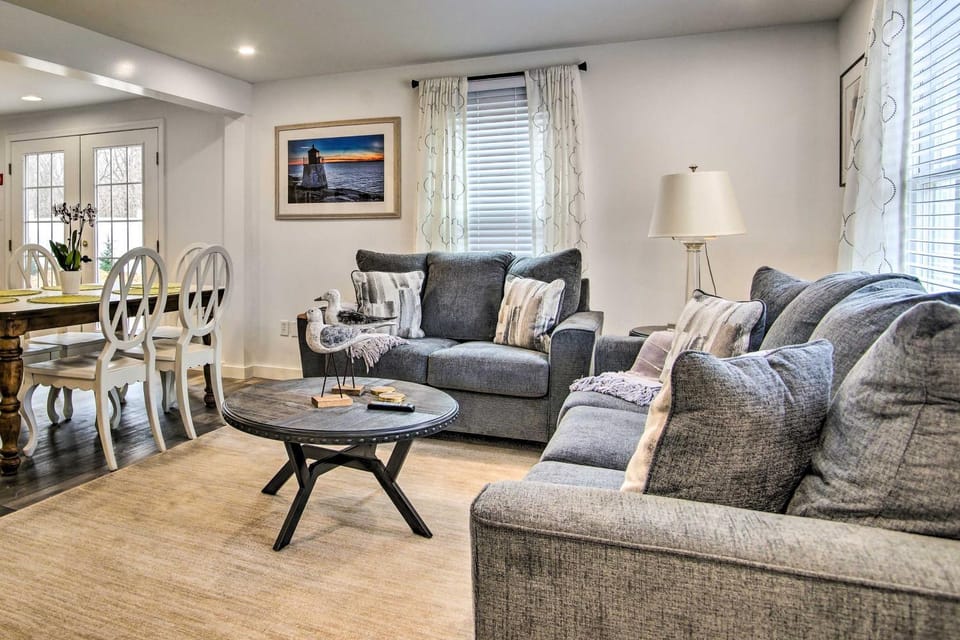 4 Mi to Beach! Family-Friendly Edgartown Escape House in Martha's Vineyard