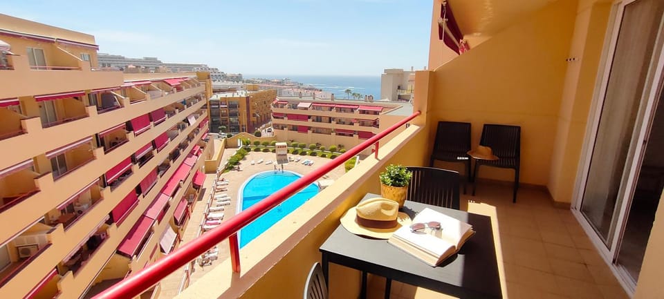 Balcony/Terrace, Pool view, Sea view, Swimming pool