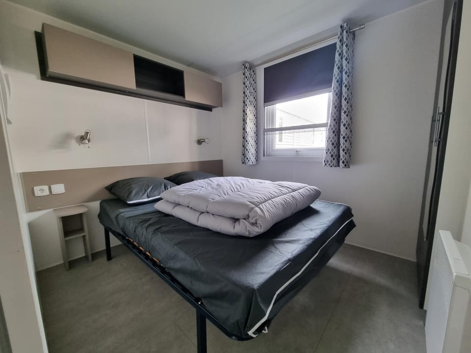 Joli mobil home 4-6 personnes 416 Campground/ 
RV Resort in Saint-Jean-de-Monts