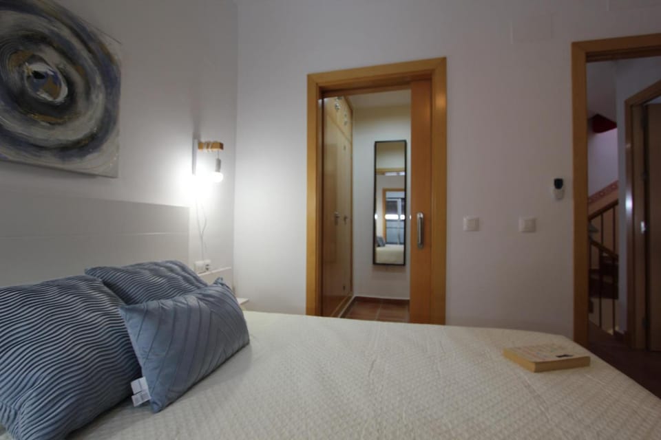 Bedroom, wardrobe