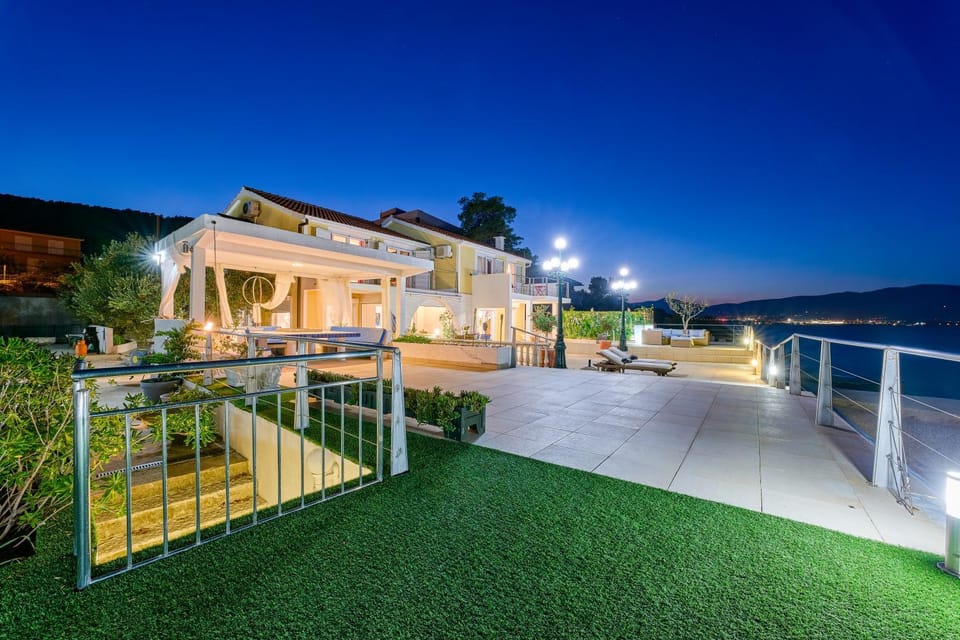 Patio, Night