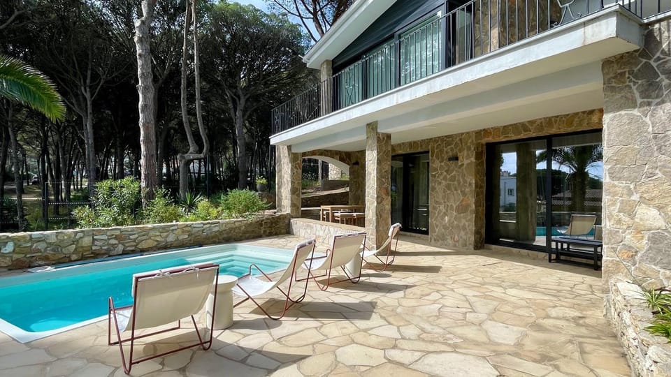 Villa Migjorn Villa in Baix Empordà